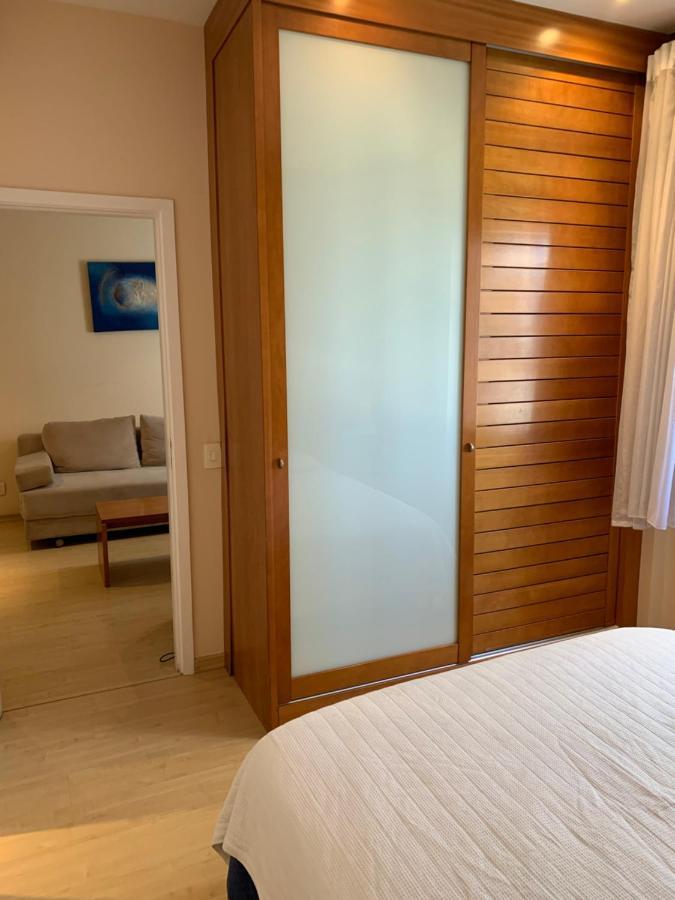 Residencial com serviços 45 metros decorado com sala, suíte e cozinha na quadra da praia de Copacabana Río de Janeiro Exterior foto
