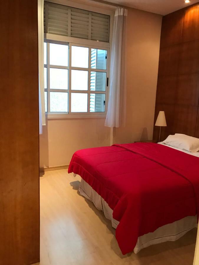 Residencial com serviços 45 metros decorado com sala, suíte e cozinha na quadra da praia de Copacabana Río de Janeiro Exterior foto